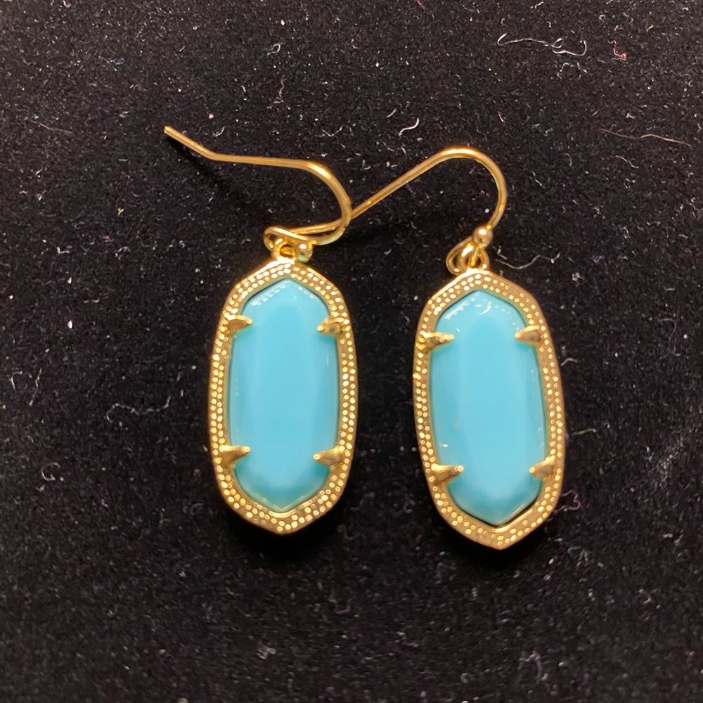 Jewlery - Picture 2 of 5